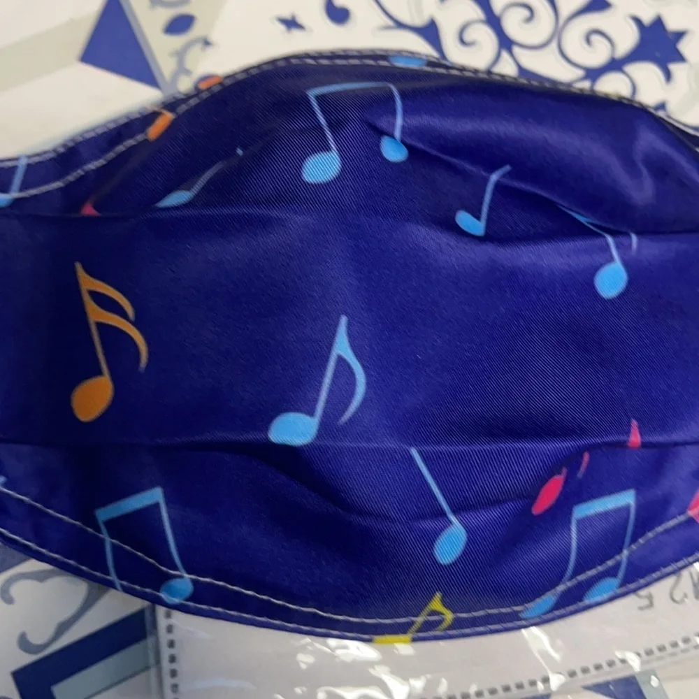 New music note face mask